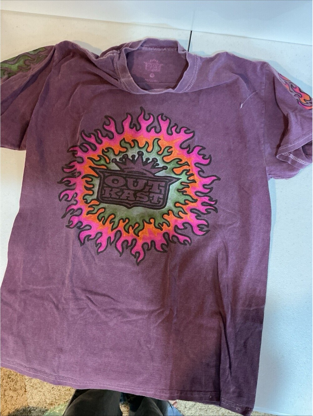 OutKast Graphic T-Shirt Lg Maroon Neon Sunburst Lyric Print  Tee Smoke Free